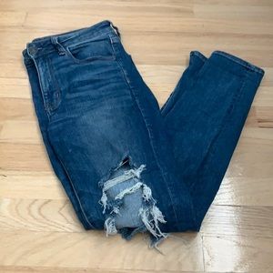 GREAT CONDITION AMERICAN EAGLE JEANS